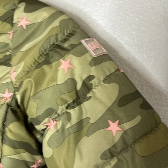 GAP Kids Camo Puffer Zip Up Jacket Size M
